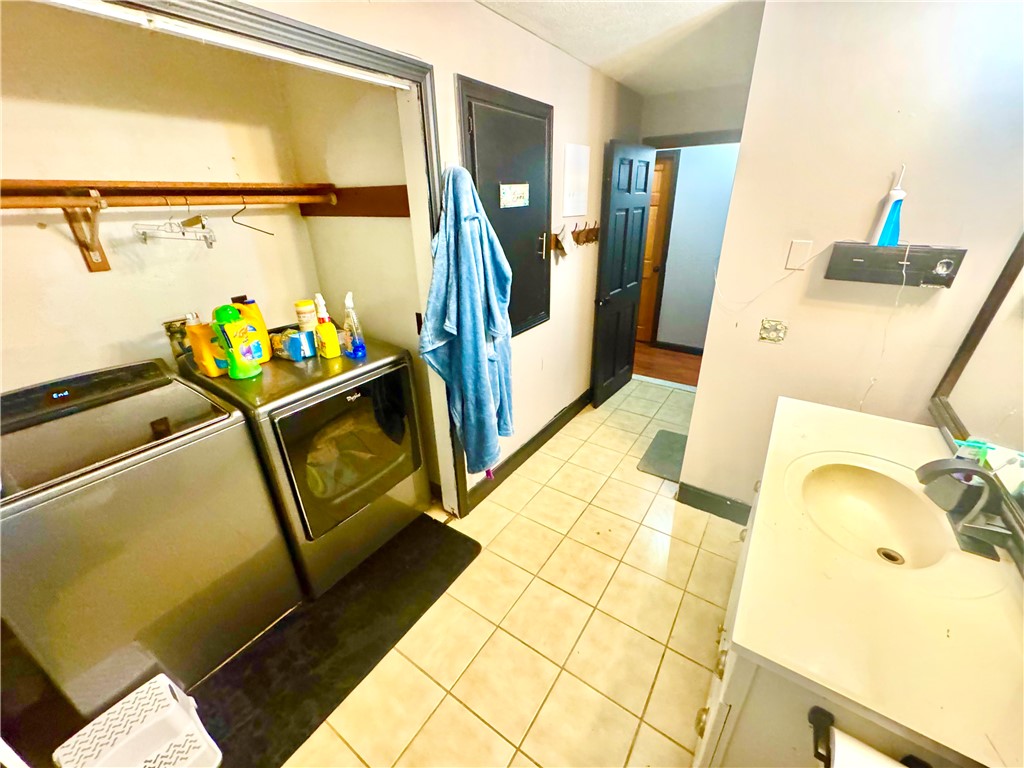 198 Colvintown Road Coventry, RI 02816 - Photo 21 of 29