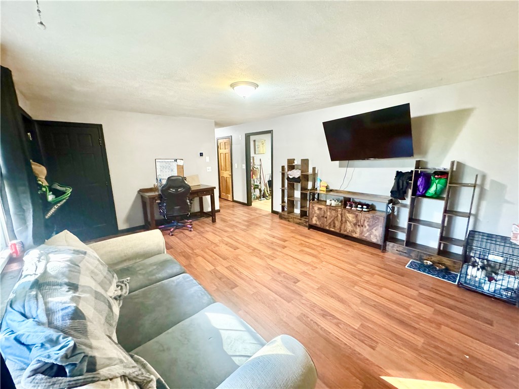 198 Colvintown Road Coventry, RI 02816 - Photo 5 of 29