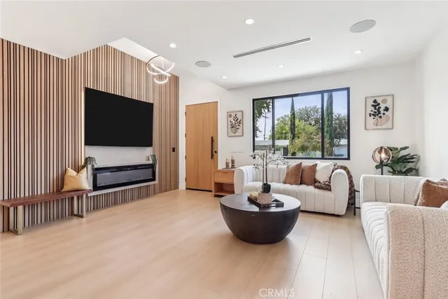 $1,749,950 | 8006 Lloyd Avenue, North Hollywood, CA 91605