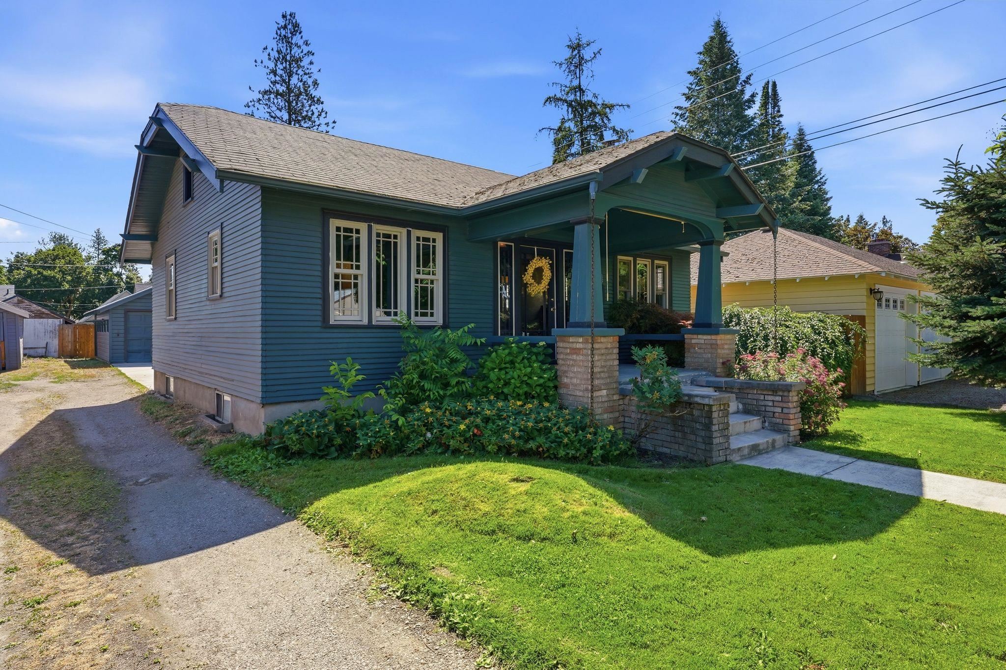 3818 North E Street Spokane, WA 99205 - Photo 3 of 31