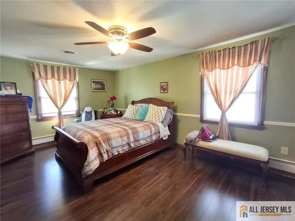 $760,000 | 33 Nickel Avenue, Sayreville, NJ 08872