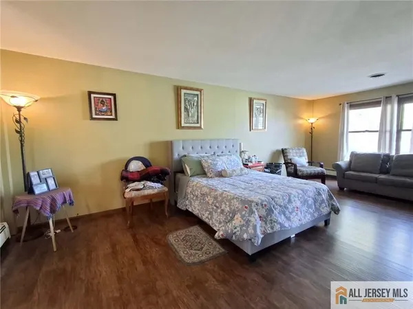 $760,000 | 33 Nickel Avenue, Sayreville, NJ 08872