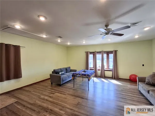 $760,000 | 33 Nickel Avenue, Sayreville, NJ 08872