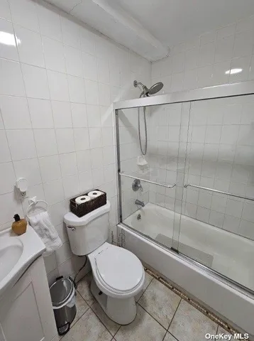 $1,100,000 | 2298 Loring Place North | University Heights