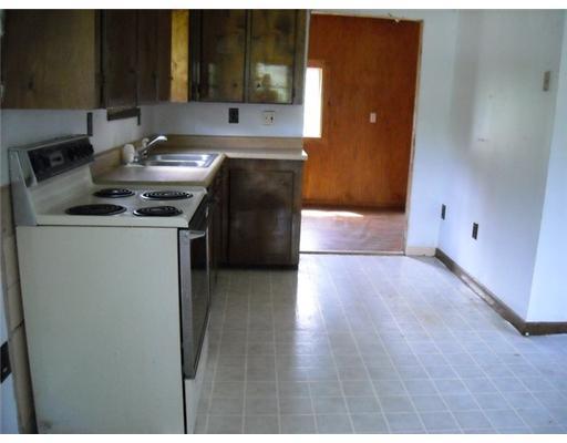 3 Hankerson Road Augusta, ME 04330 - Photo 4 of 9 Kitchen.