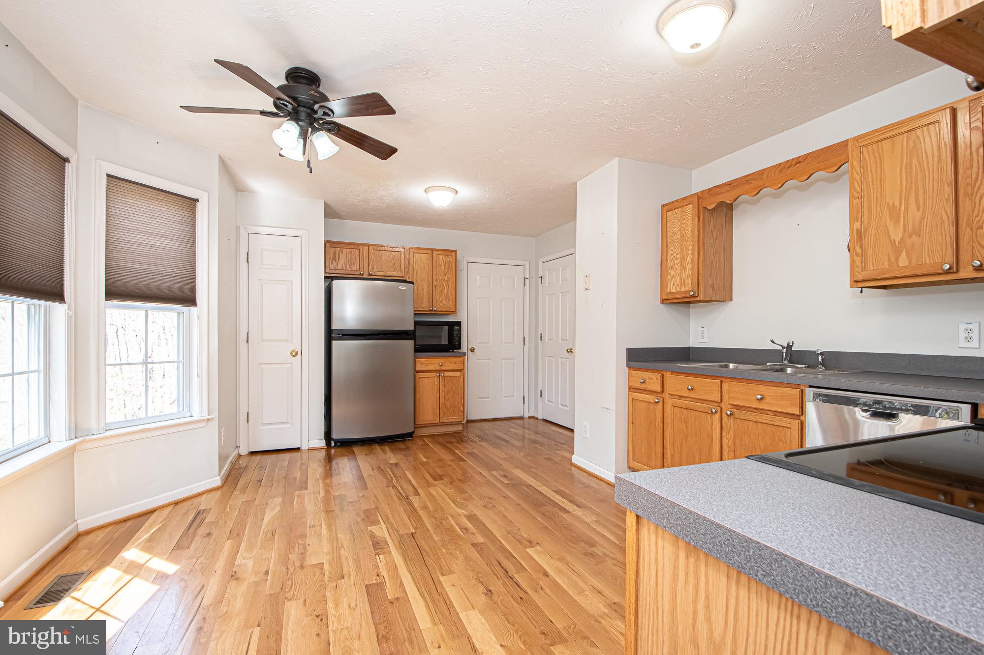 646 Guard Hill Road Middletown, VA 22645 - Photo 17 of 56 Kitchen