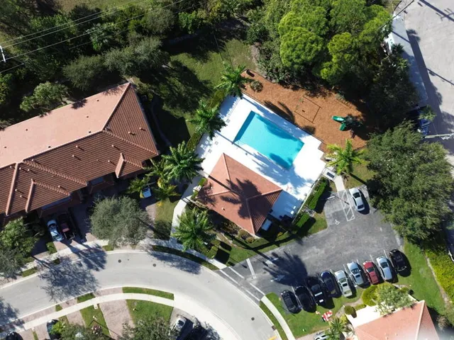 $2,400 | 303 Seminole Palms Drive, Greenacres, FL 33463