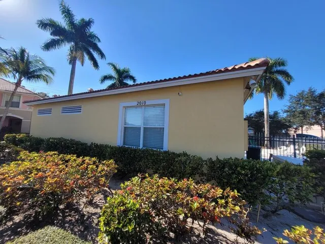 $2,400 | 303 Seminole Palms Drive, Greenacres, FL 33463