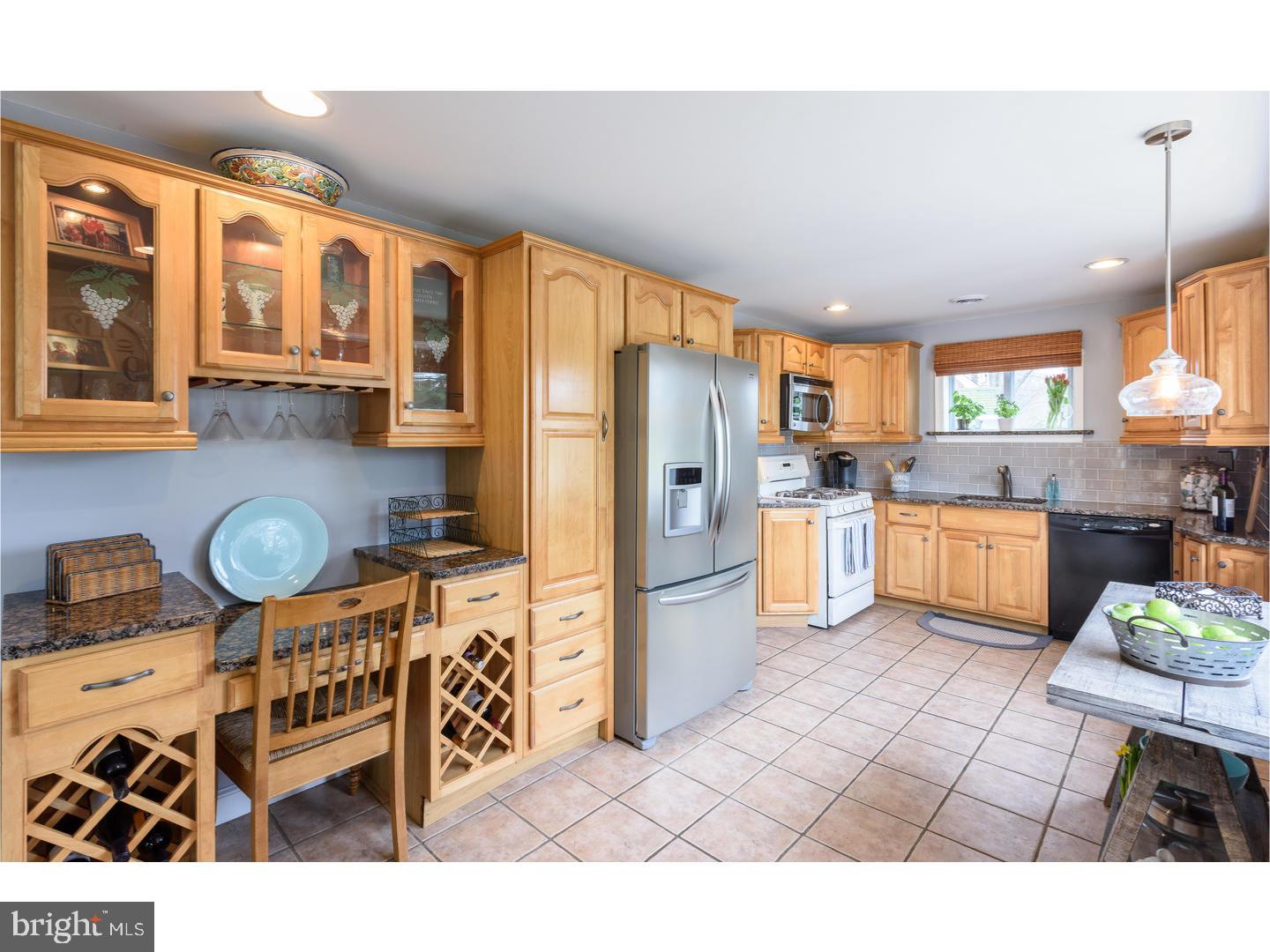 25 Medbury Road Wallingford, PA 19086 - Photo 4 of 25 Kitchen