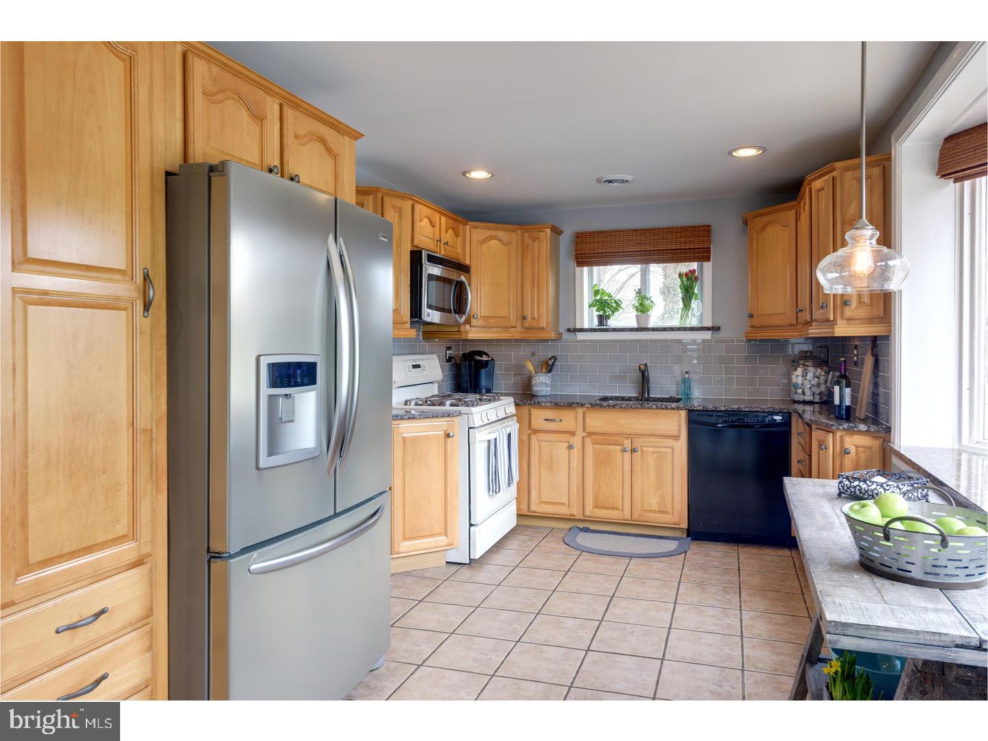 25 Medbury Road Wallingford, PA 19086 - Photo 5 of 25 Kitchen