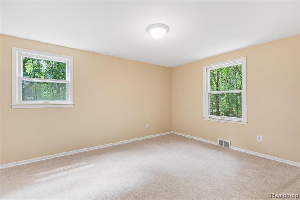 2504 New England Drive Rochester Hills, MI 48309 - Photo 45 of 47