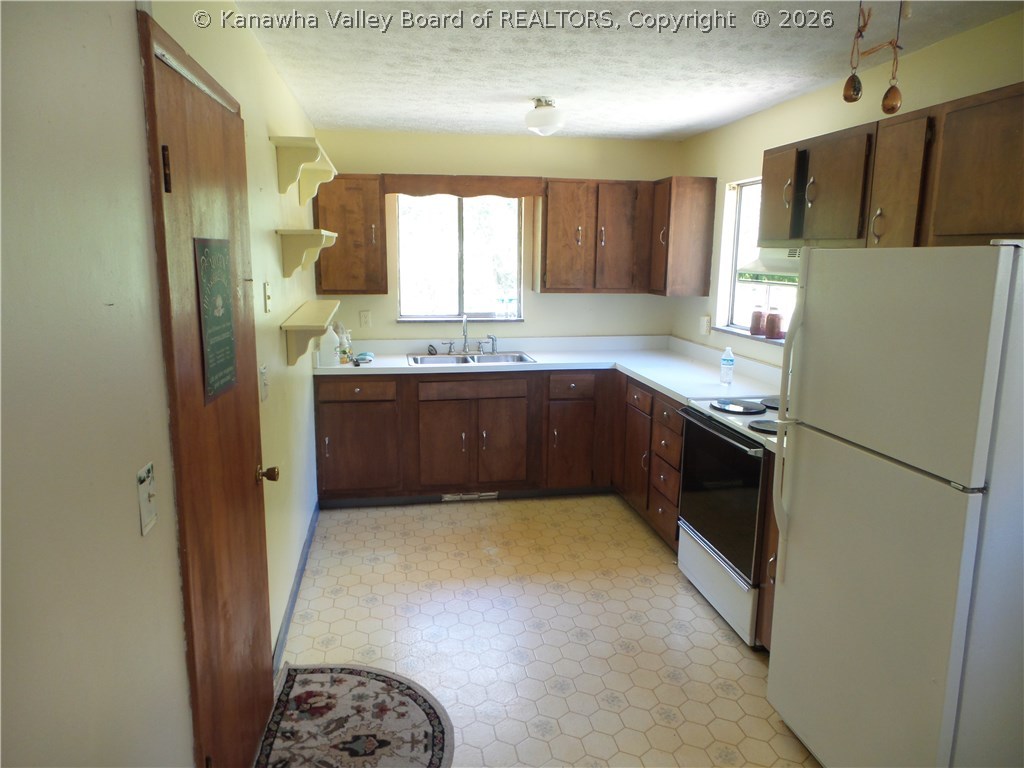 2843 Poca Fork Road Elkview, WV 25071 - Photo 9 of 23 Gallery Image 9