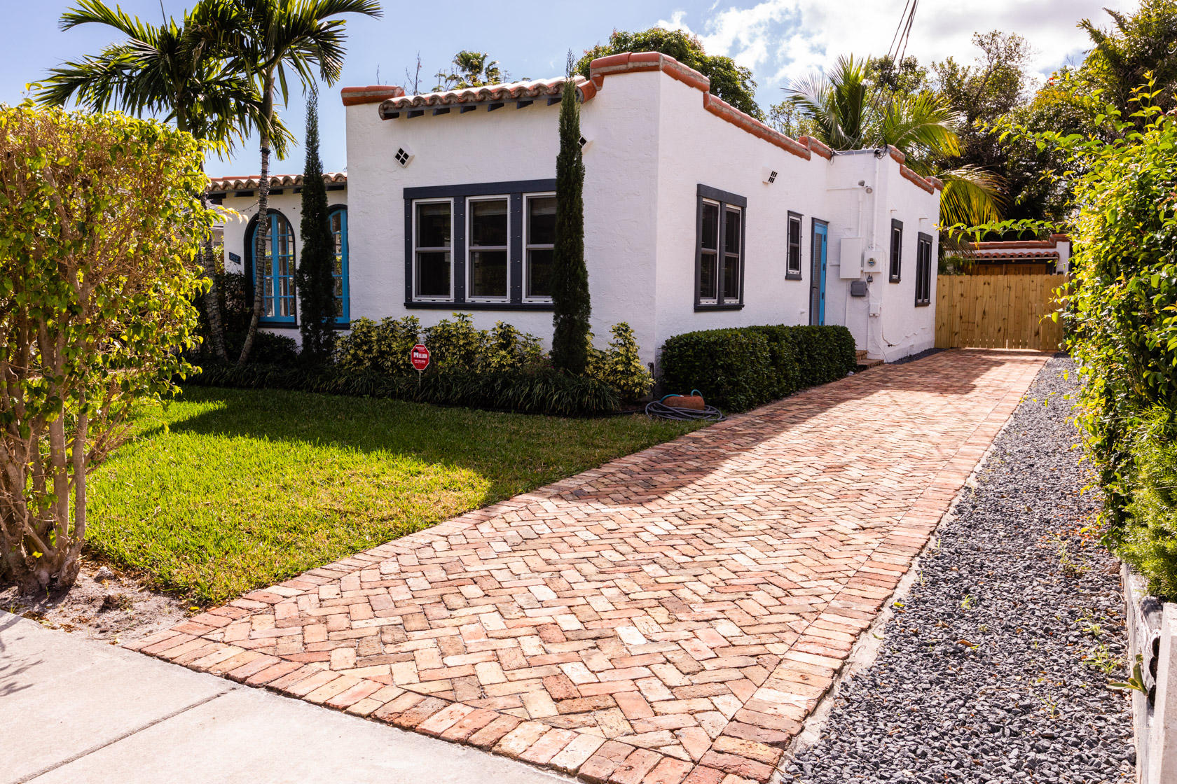 522 Hampton Road West Palm Beach, FL 33405 - Photo 1 of 44 Front view