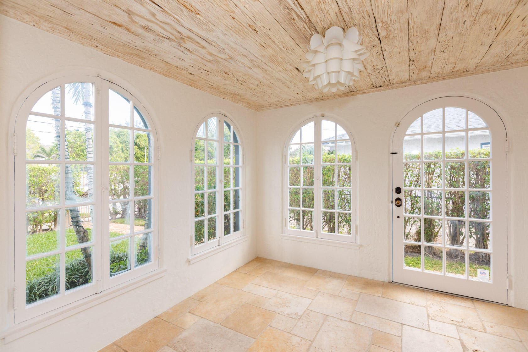 522 Hampton Road West Palm Beach, FL 33405 - Photo 20 of 44 Florida room 1