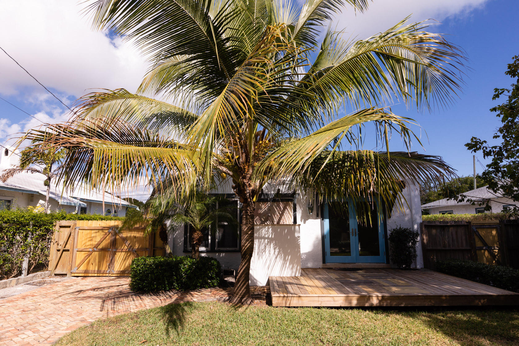 522 Hampton Road West Palm Beach, FL 33405 - Photo 34 of 44 Rear View of Home