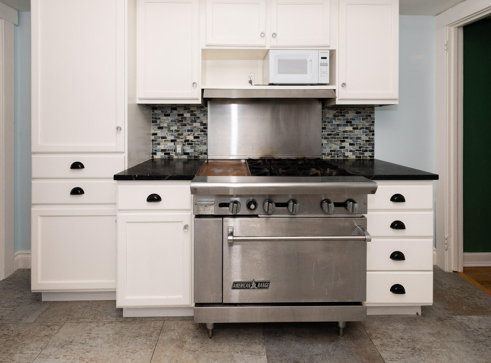 522 Hampton Road West Palm Beach, FL 33405 - Photo 10 of 44 Kitchen 5
