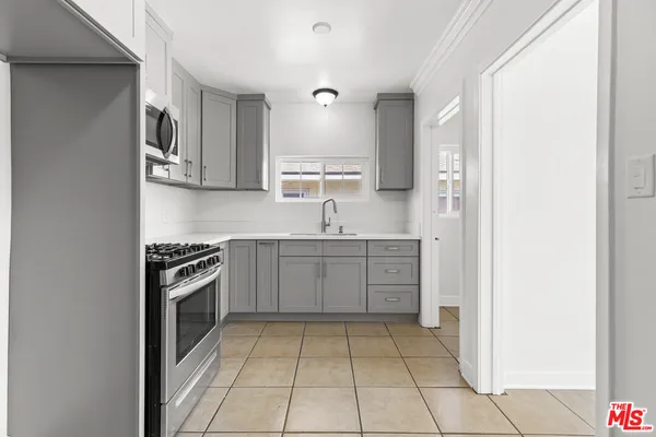 $999,000 | 10823 Cantara Street, Sun Valley, CA 91352