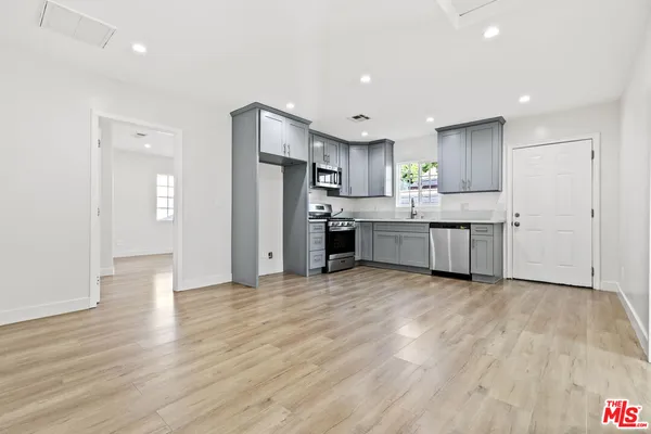 $999,000 | 10823 Cantara Street, Sun Valley, CA 91352