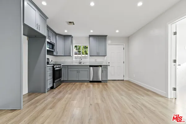 $999,000 | 10823 Cantara Street, Sun Valley, CA 91352