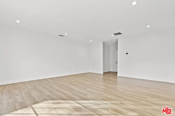 $999,000 | 10823 Cantara Street, Sun Valley, CA 91352