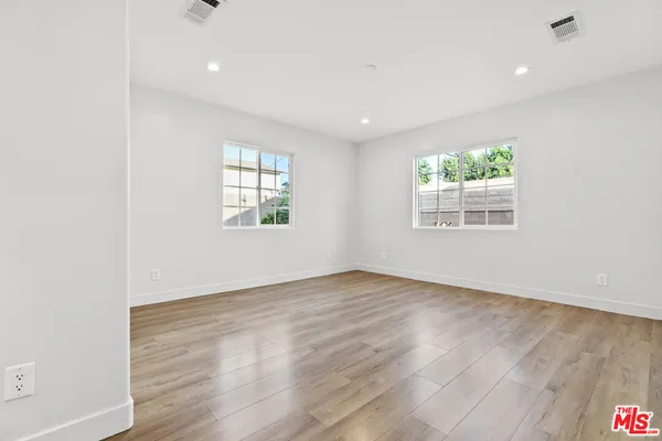 $999,000 | 10823 Cantara Street, Sun Valley, CA 91352