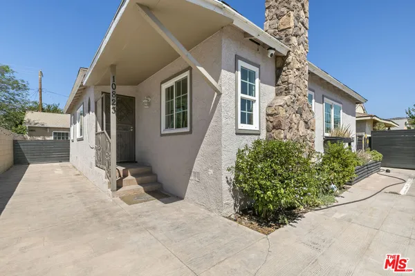 $999,000 | 10823 Cantara Street, Sun Valley, CA 91352