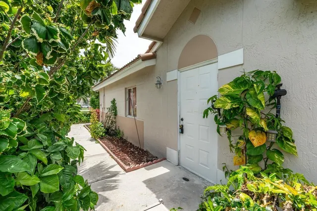 a picture of a house with a yard