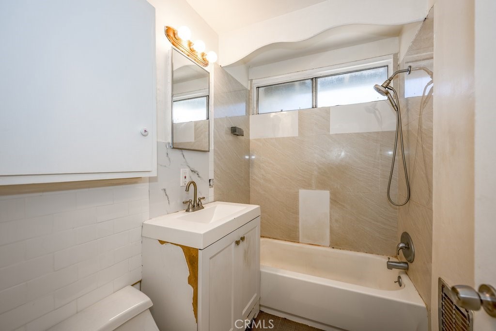 10652 Commerce Avenue Tujunga, CA 91042 - Photo 16 of 33