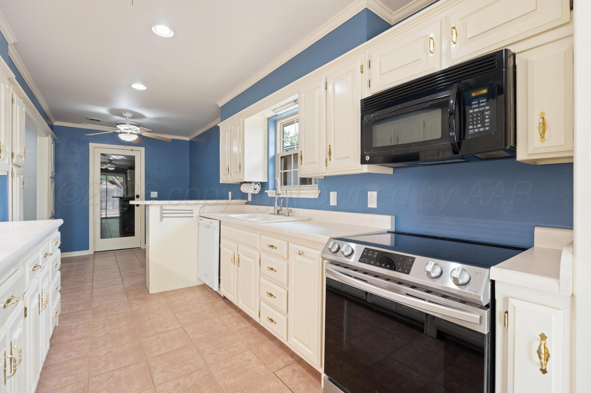 7012 Old Kent Road Amarillo, TX 79109 - Photo 12 of 30 1