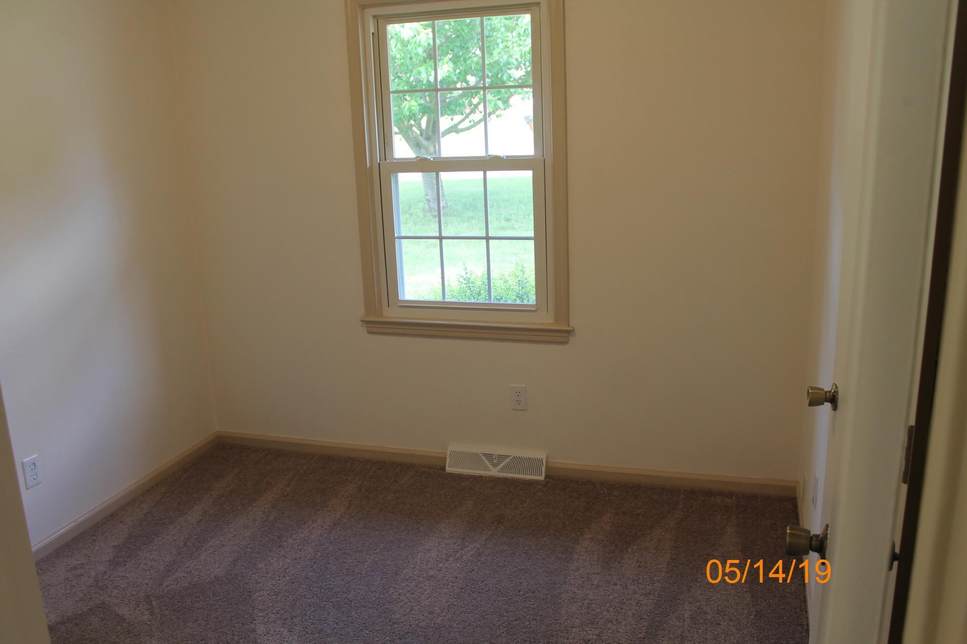 745 Kenyon Road Vinton, VA 24179 - Photo 33 of 52 an empty room with a window