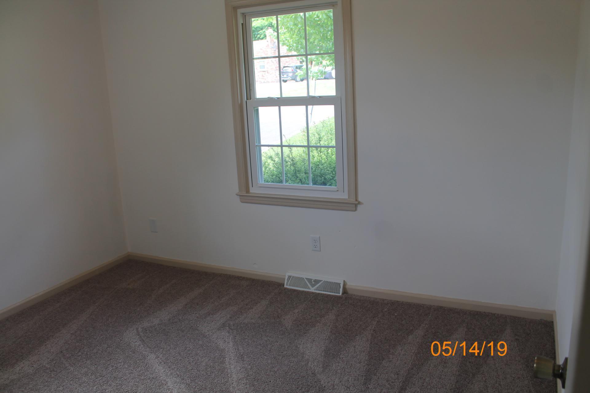 745 Kenyon Road Vinton, VA 24179 - Photo 36 of 52 an empty room with a window