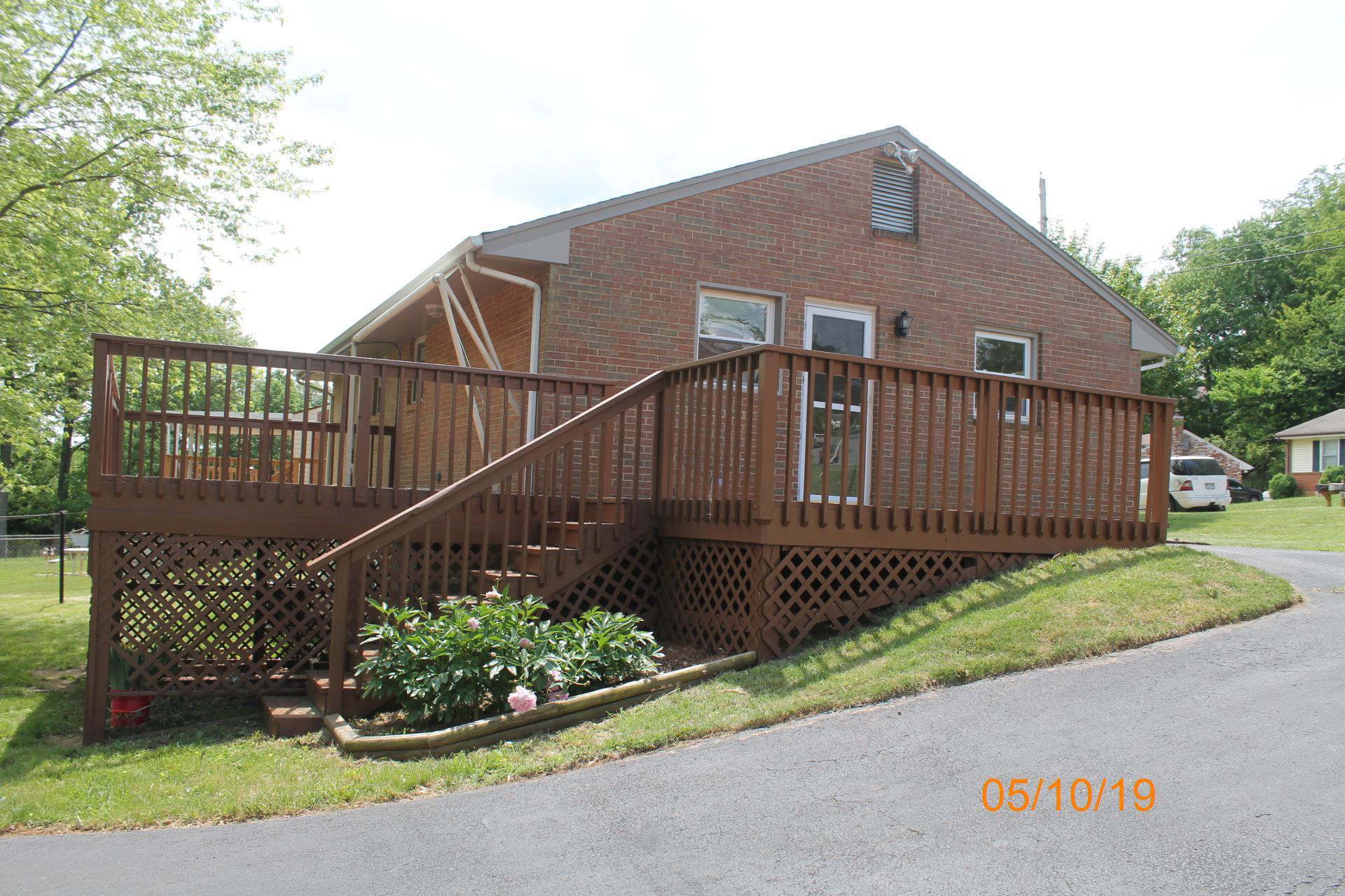 745 Kenyon Road Vinton, VA 24179 - Photo 9 of 52 a front view of a house having garden