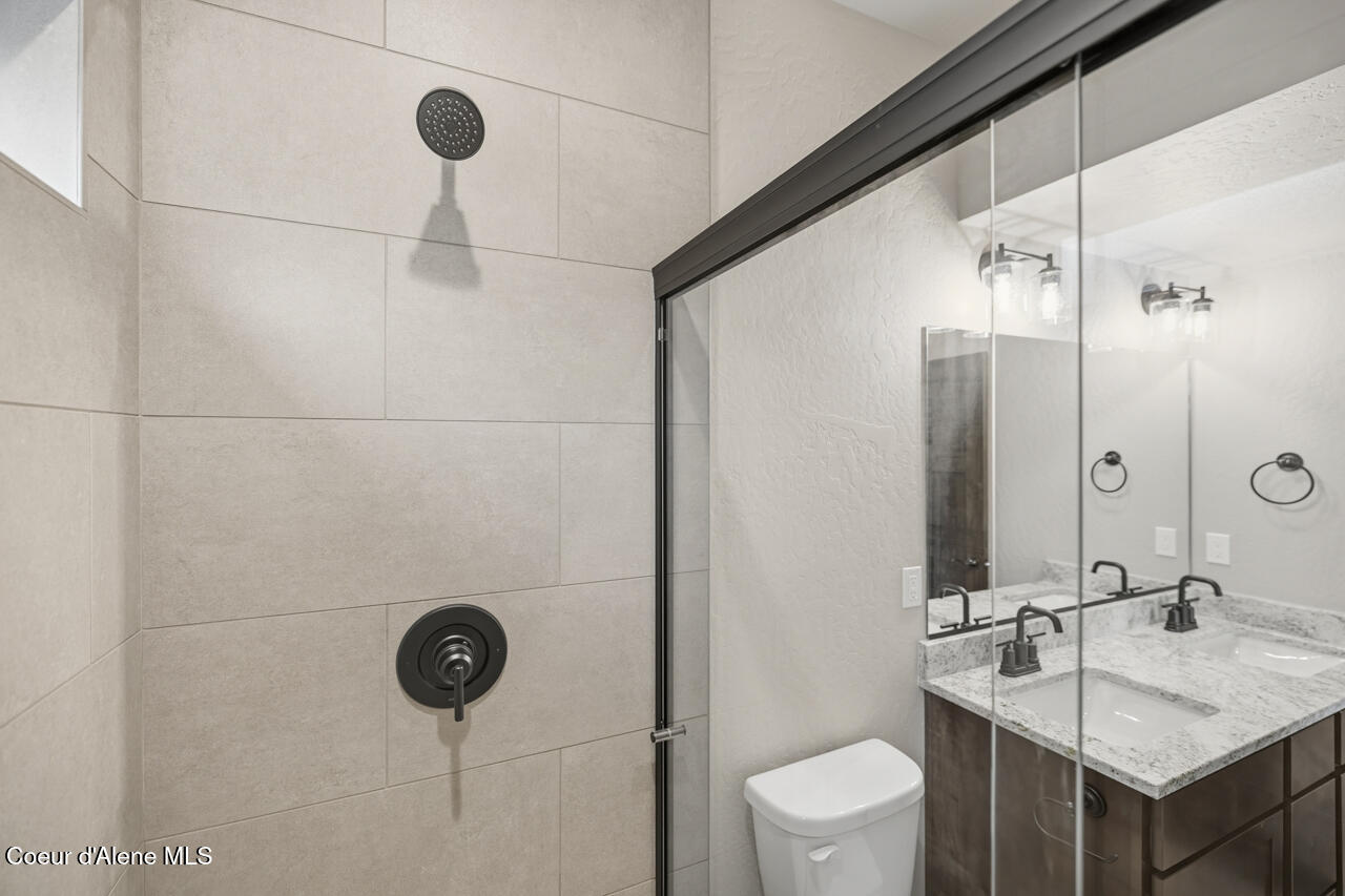 8429 North Snowflake Lane Hayden, ID 83835 - Photo 21 of 50 Tile Shower