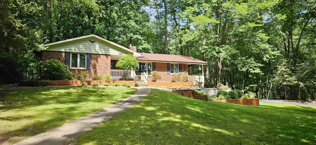 $449,900 | 772 Brookwood Circle, Oneida, WI 54155