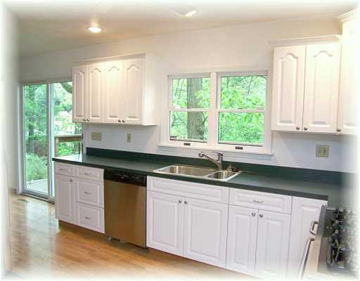 129 Crouse Road Greensburg, PA 15601 - Photo 5 of 8 Kitchen.