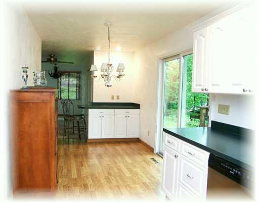 129 Crouse Road Greensburg, PA 15601 - Photo 6 of 8 Kitchen.