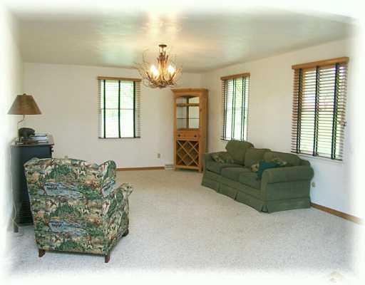 129 Crouse Road Greensburg, PA 15601 - Photo 7 of 8 Den/Family/Great Room.