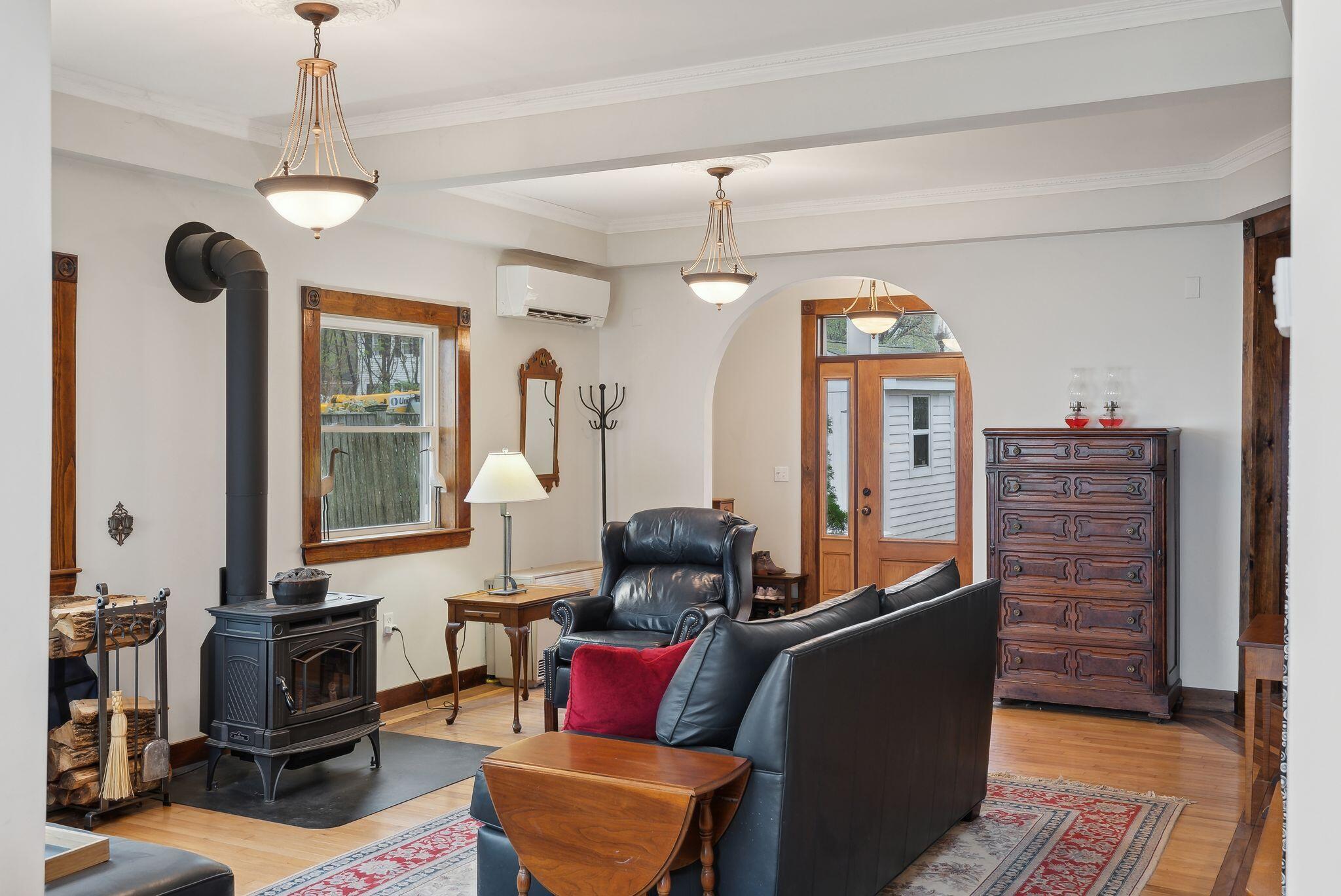 44 Maquoit Drive Freeport, ME 04032 - Photo 16 of 58 Living room