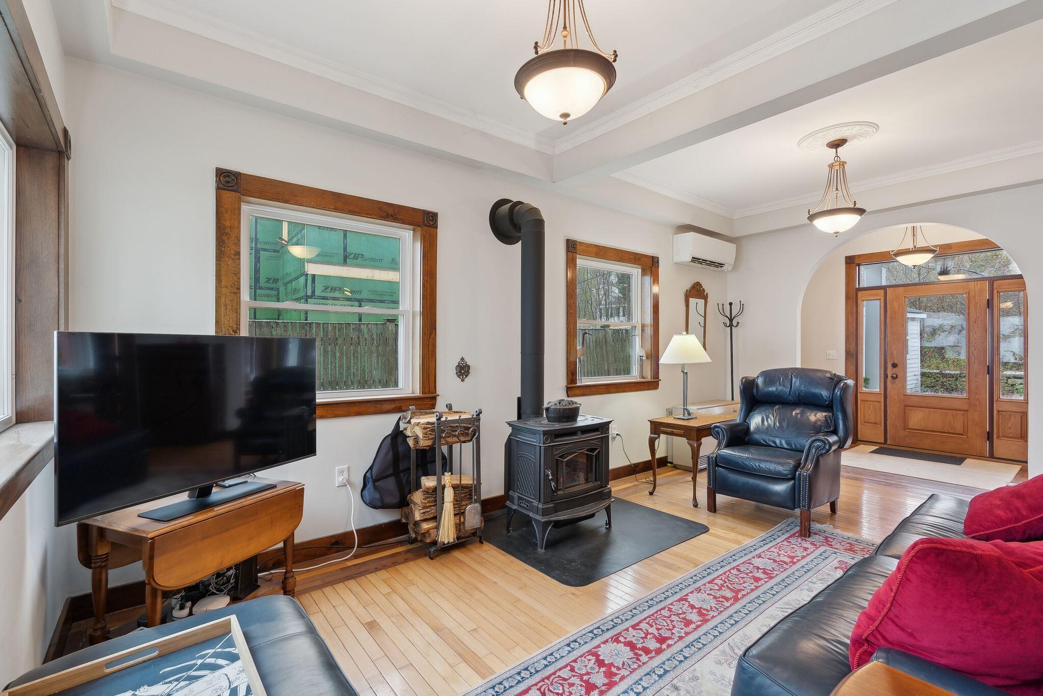 44 Maquoit Drive Freeport, ME 04032 - Photo 19 of 58 Living room
