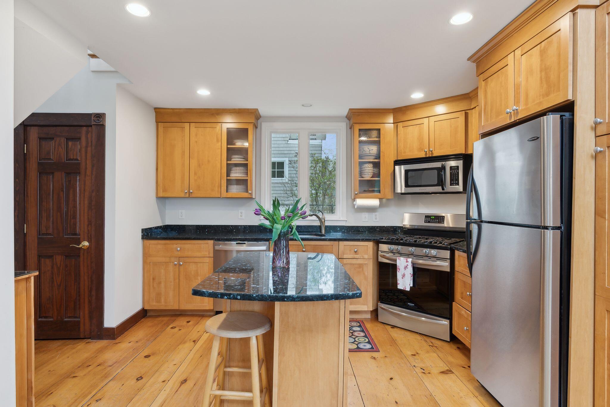 44 Maquoit Drive Freeport, ME 04032 - Photo 21 of 58 Kitchen