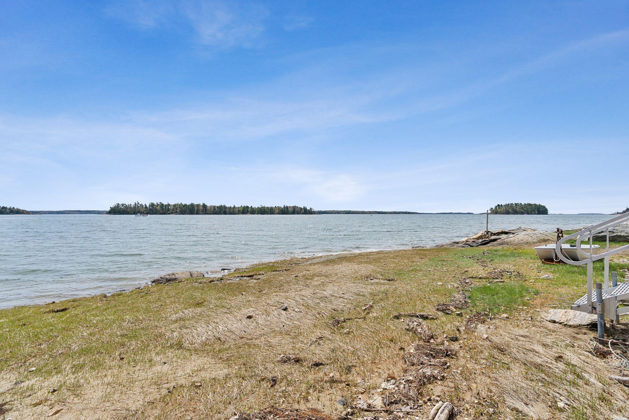 44 Maquoit Drive Freeport, ME 04032 - Photo 5 of 58 Private beach
