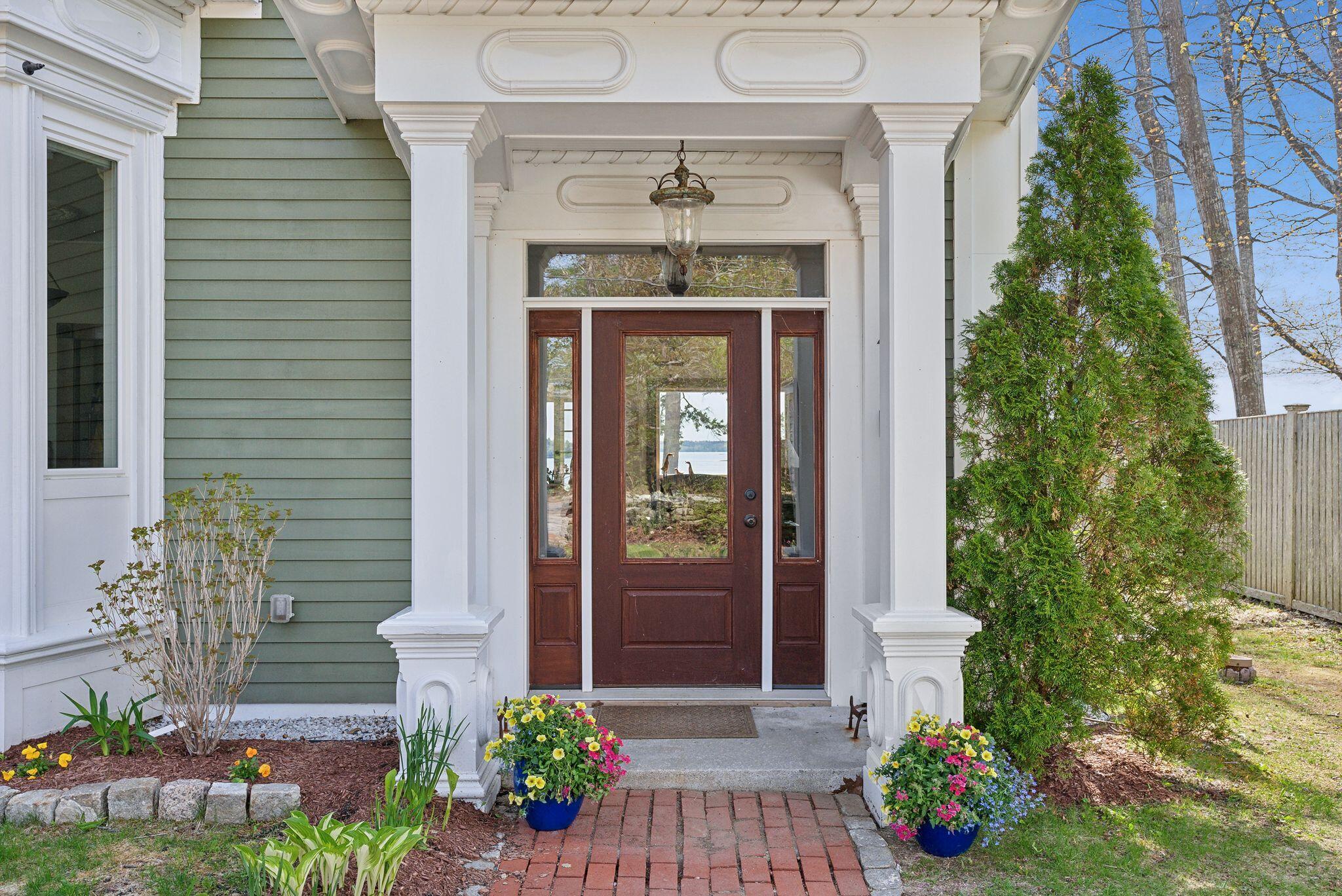 44 Maquoit Drive Freeport, ME 04032 - Photo 9 of 58 Front door