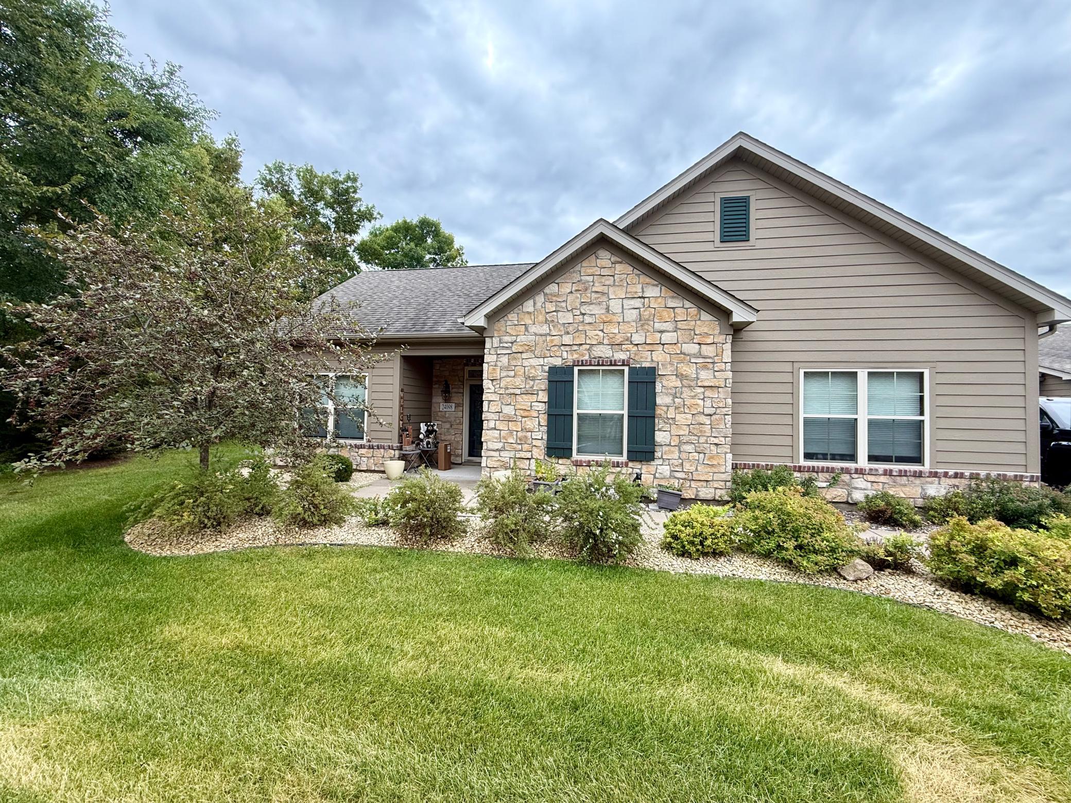 24098 Rivers Edge Road Rogers, MN 55374 - Photo 7 of 68