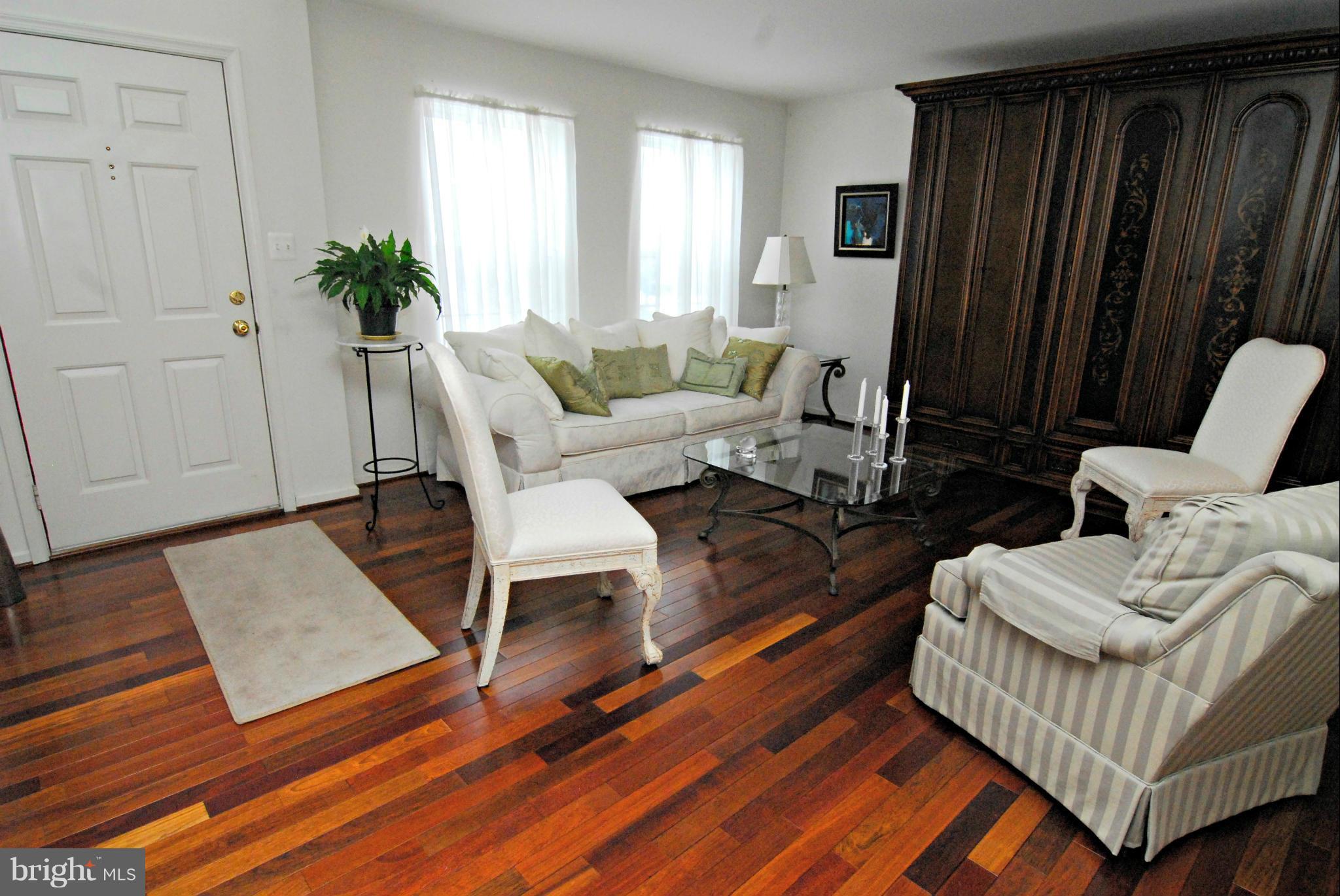 12300 Snowden Woods Road Laurel, MD 20708 - Photo 2 of 29 Living Room