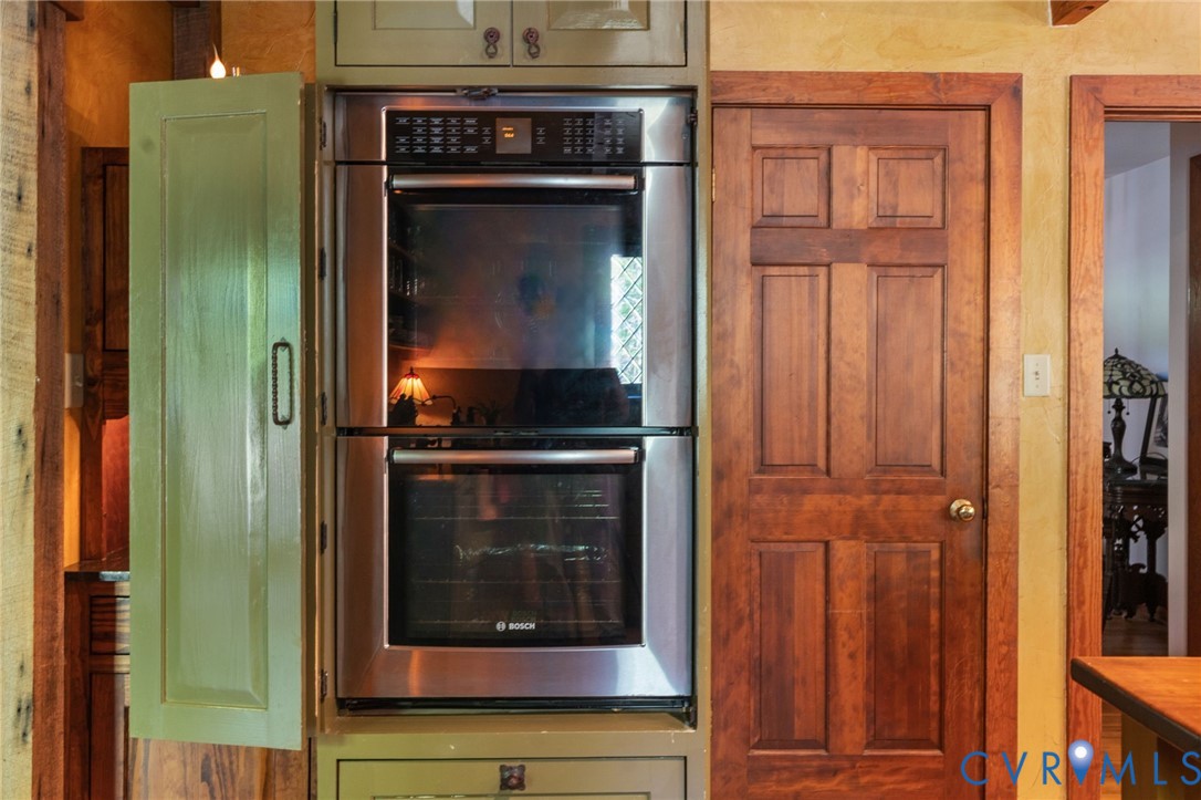 7381 McClellan Road Mechanicsville, VA 23111 - Photo 17 of 66 Integrated stainless steel double wall oven with a