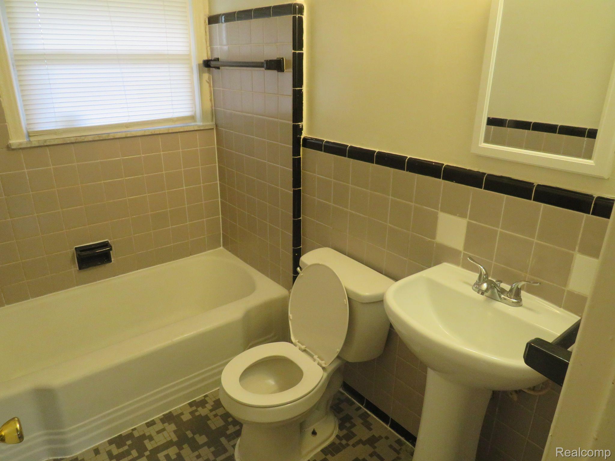 19657 Appleton Street Detroit, MI 48219 - Photo 11 of 42 Gallery Image 11