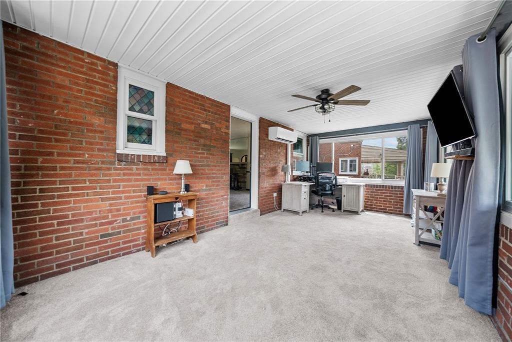 4768 Rolling Hills Road Pittsburgh, PA 15236 - Photo 9 of 49 Gallery Image 9