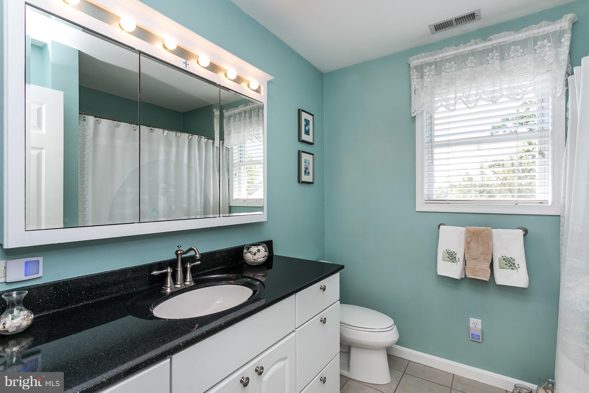328 Miles Road Baltimore, MD 21221 - Photo 19 of 30 Upper Level Full Bath