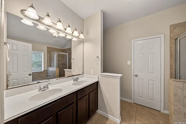 $1,925 | 5615 Southern Knoll, San Antonio, TX 78261