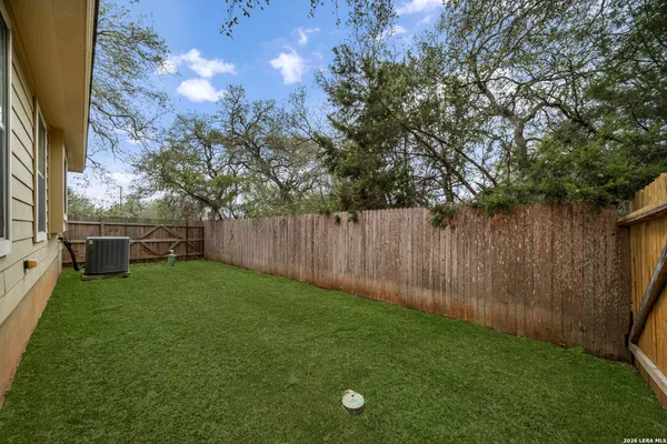 $1,925 | 5615 Southern Knoll, San Antonio, TX 78261